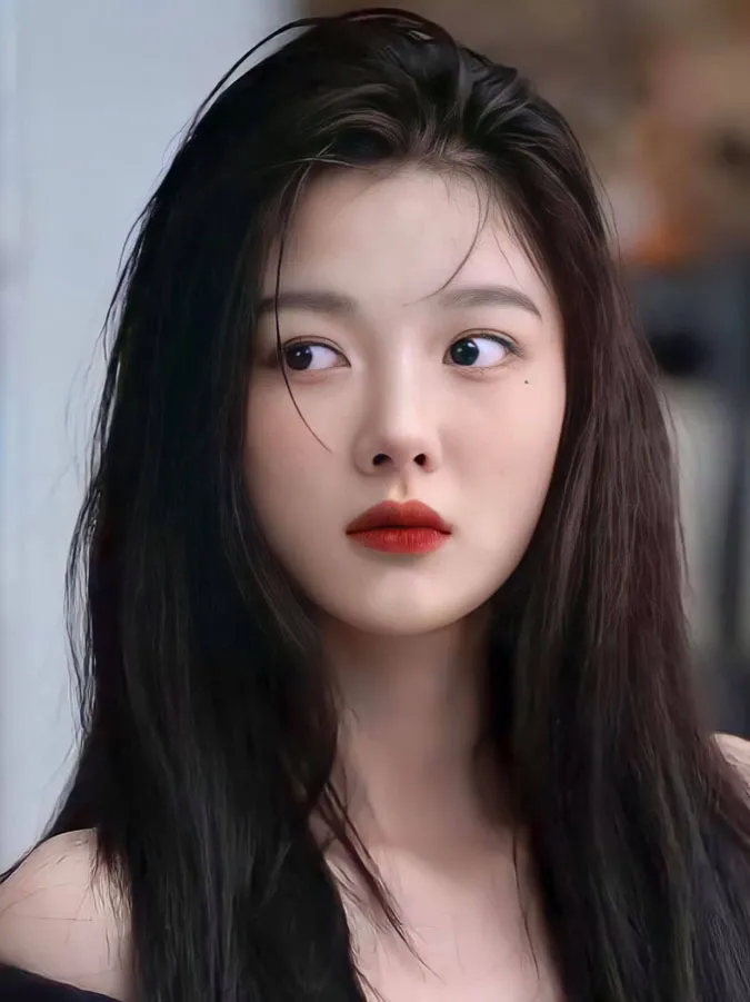 Kim Yoo Jung profile 16