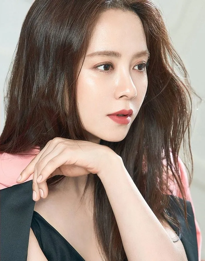 voh-giai-ma-suc-hut-cua-song-ji-hyo-voh.com.vn-anh1