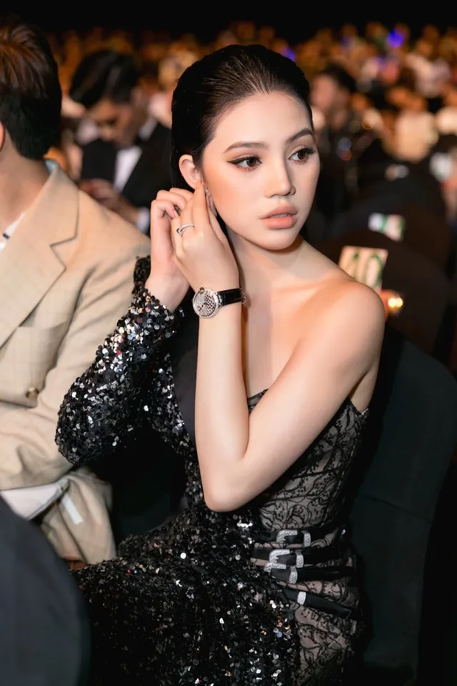 voh-jolie-nguyen-nang-hau-thi-phi-cua-showbiz-viet-voh.com.v2n-anh1