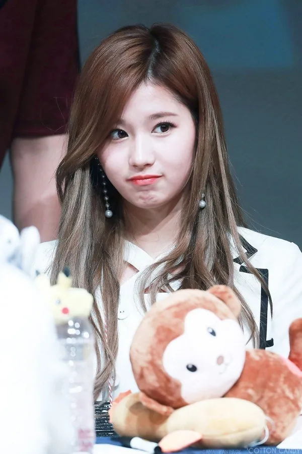 VOH-Minatozaki-Sana-9