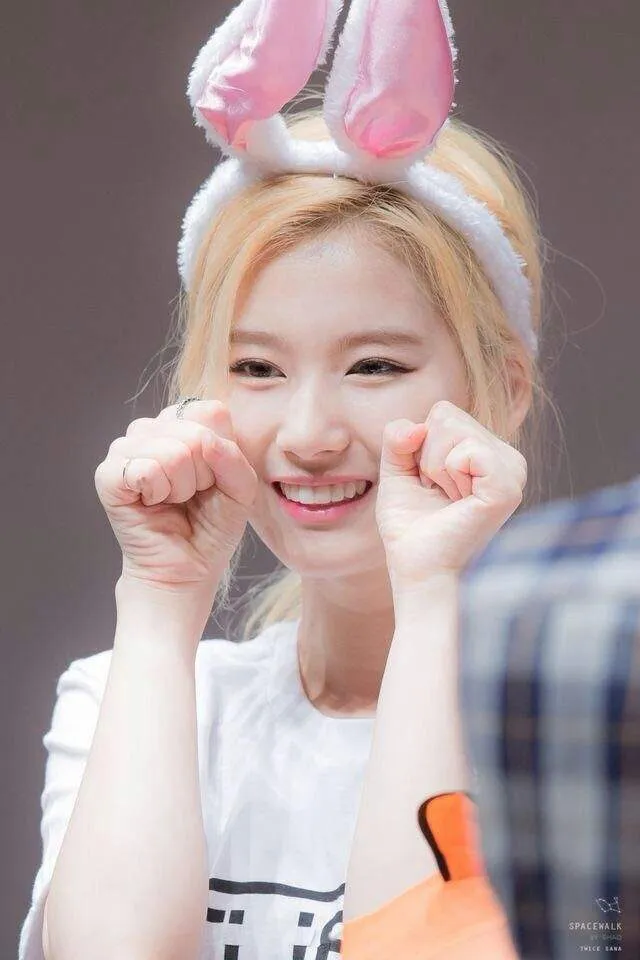 VOH-Minatozaki-Sana-10